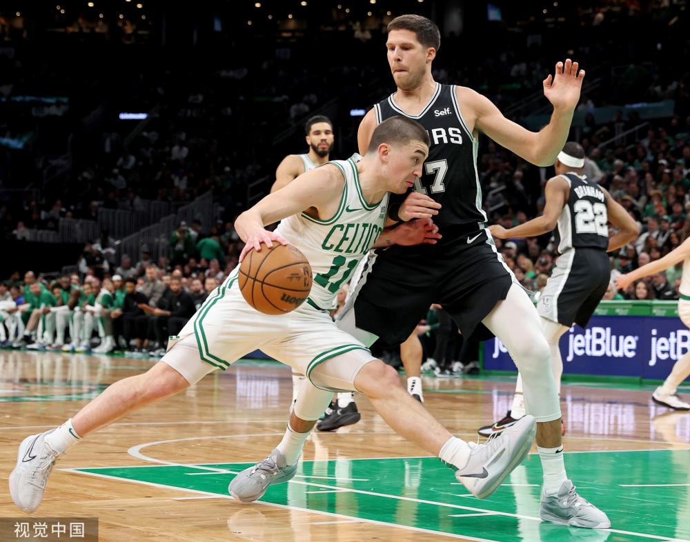 在当今足球 在当今足球